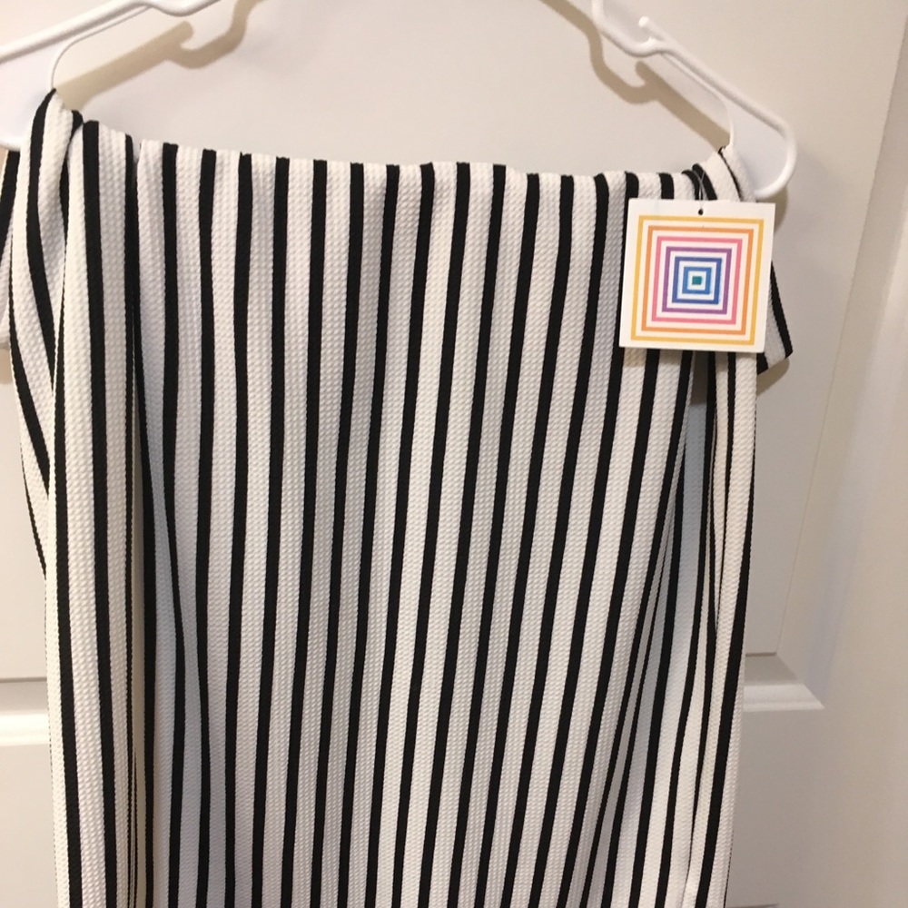 NWT 3xl Cassie- black white stripe